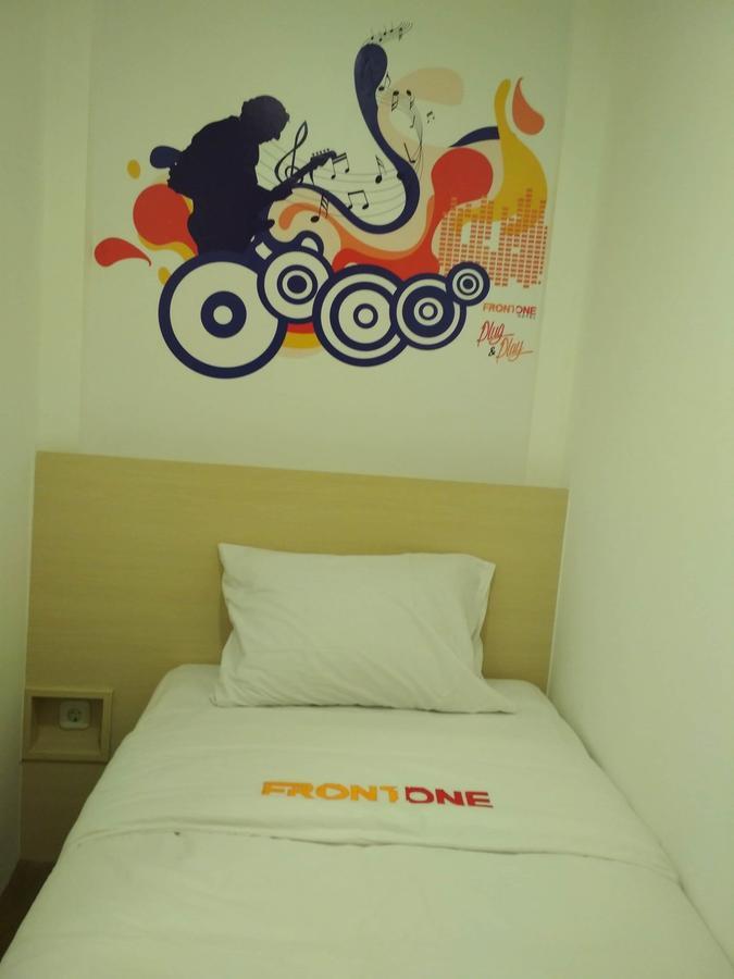 Djo Front One Inn Bengkulu Zewnętrze zdjęcie