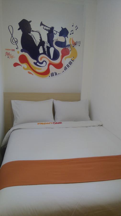 Djo Front One Inn Bengkulu Zewnętrze zdjęcie