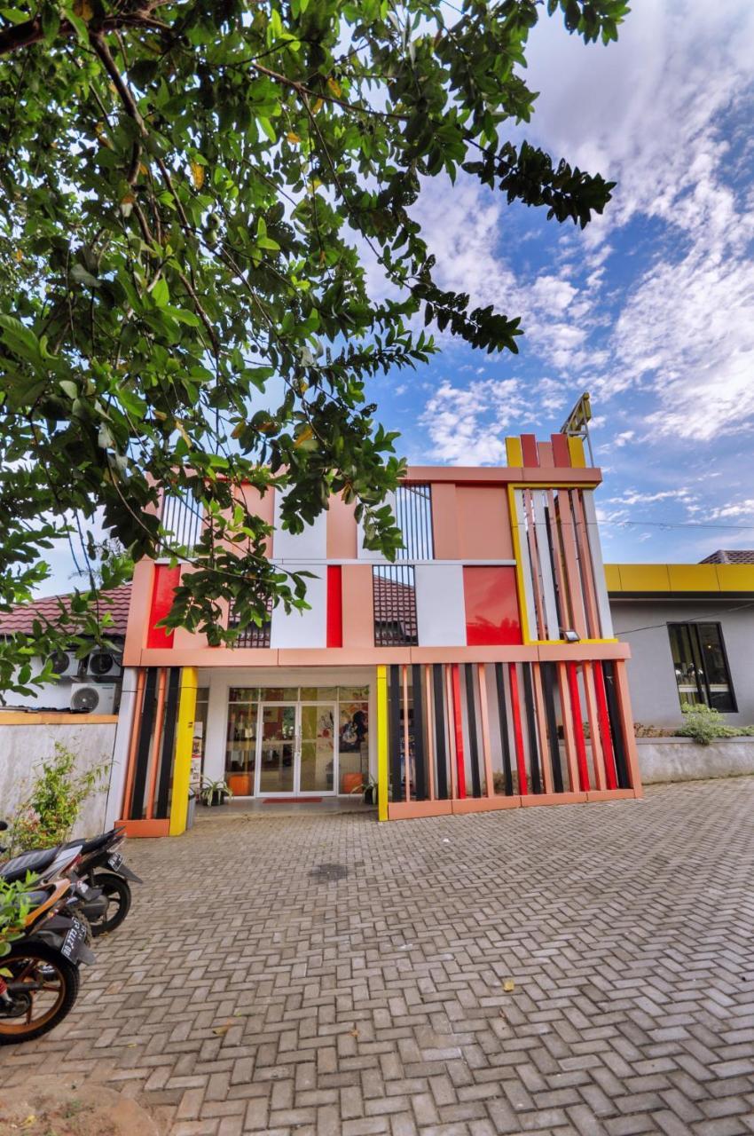 Djo Front One Inn Bengkulu Zewnętrze zdjęcie
