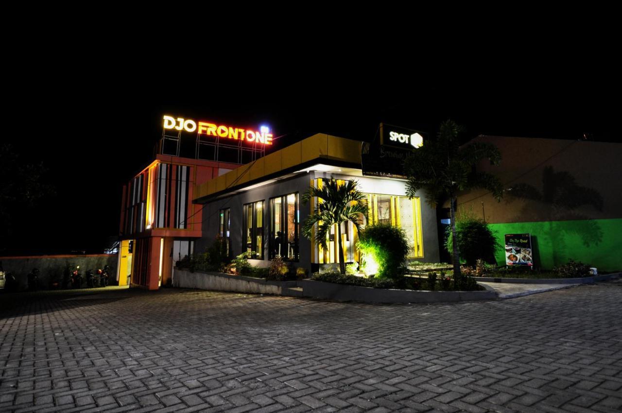 Djo Front One Inn Bengkulu Zewnętrze zdjęcie