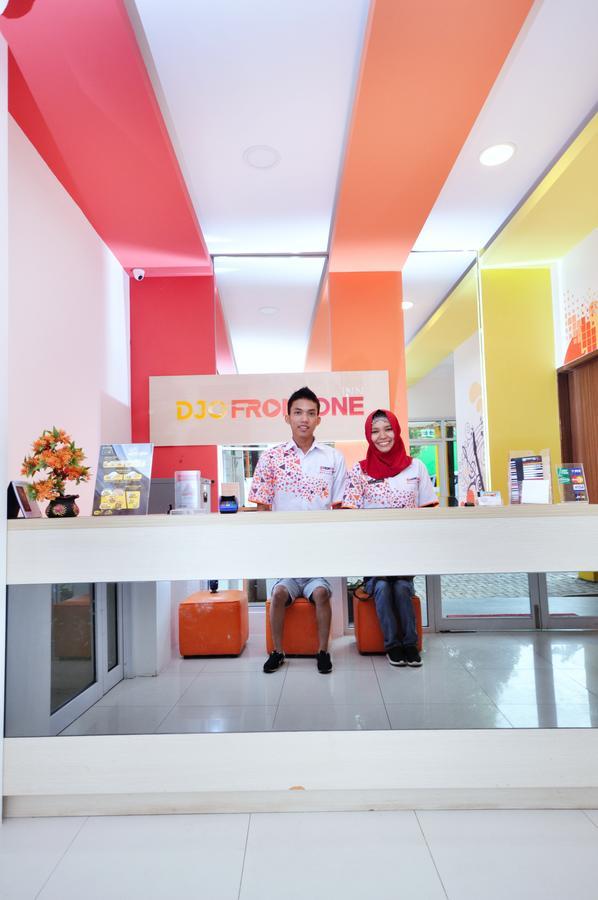 Djo Front One Inn Bengkulu Zewnętrze zdjęcie